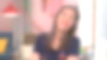 Le t-shirt à broderies de Marie Perarnau dans La maison des maternelles du 04/04/2018