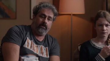 Le t-shirt Nirvana de Denis Patar (Gustave Kervern) dans Cigarettes et chocolat chaud