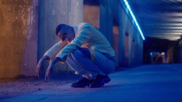 Zapatillas Raf Simons de Slimka en el video musical de George de la Dew