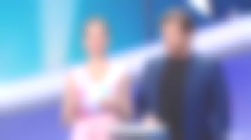 La robe rose à nœud fantaisie cousu à la taille de Sidonie Bonnec dans Tout le monde à son mot à dire du 02/04/2018