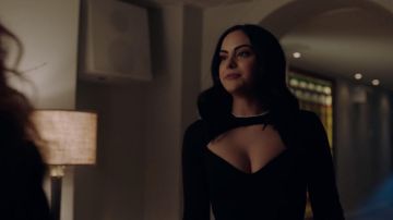 La combinaison de Veronica Lodge (Camila Mendes) dans Riverdale S02E17