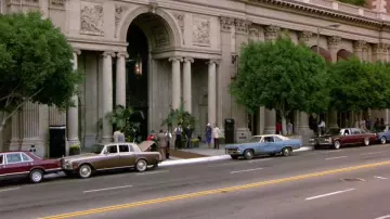 Le Millennium Biltmore Hotel où réside Axel Foley (Eddie Murphy) dans Le flic de Beverly Hills