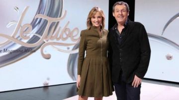 La robe kaki Cacharel de Isabelle Ithurburu dans l'émission Le Tube du 03.03.2018