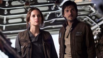 The jacket of the captain Cassian Andor (Diego Luna) in Rogue One : A Star Wars Story