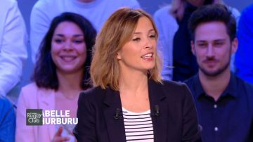 The t-shirt pregnancy stripes Isabelle Ithurburu in Canal Rugby Club 08/04/2018