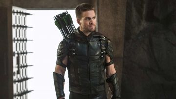 Veste en cuir Veste portée par Green Arrow / Oliver Queen (Stephen Amell) comme on le voit en Flèche S04E05