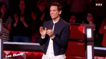 Le bracelet Walter van Beirendonck de Mika dans Les Duels de The Voice