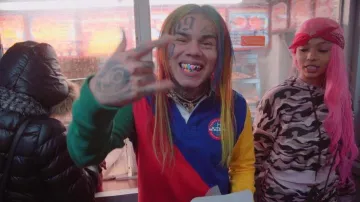 The polo 4 colors 6ix9ine in her video clip Billy
