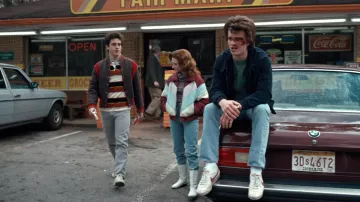 The Nike shoes of Steve Harrington (Joe Keery) in Stranger Things S01E07
