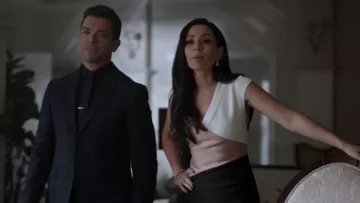 La robe de Hermione Lodge (Marisol Nichols) dans Riverdale S02E16