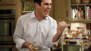 The hull two-tone of Phil Dunphy (Ty Burell) in Modern Family S06E02