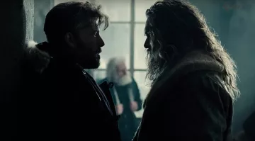 Le manteau col moutonné de Arthur Curry / Aquaman (Jason Momoa) dans Justice League