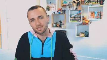 Le hoodie "Lazy" de Squeezie dans sa vidéo Un message sincère