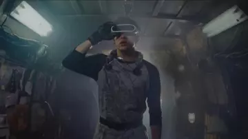 Camiseta de Wire Map usada por Wade Owen Watts (Tye Sheridan) como se ve en Ready Player One Wade