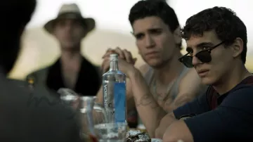 Sunglasses Rio (Miguel Herrán) in Season 2 of the Casa de papel