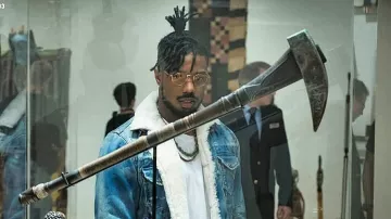 Eyeglasses Erik "Killmonger" Stevens (Michael B. Jordan) in a Black Panther