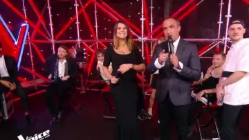 La robe longue de maternité de Karine Ferri dans #MBCTheVoice The Voice du 21/04/2018