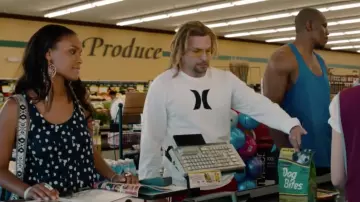 Le t-shirt manches longues Hurley d'Alex Dimitri (Bradley Cooper) dans Hit and Run