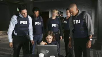 The bullet-proof vest FBI Aaron Hotchner (Thomas Gibson) on Criminal Minds