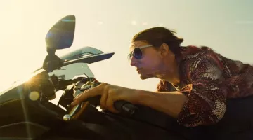 la chemise à motifs de Ethan Hunt (Tom Cruise) dans Mission Impossible Rogue Nation