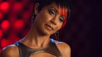 les boucles d'oreilles de Fish Mooney dans Gotham