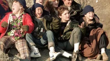 Sneakers Nike Sky Force Hi Data / Richard Wang (Jonathan Ke Quan) in The Goonies