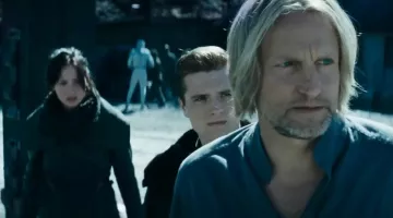 Le manteau Origami Court de Peeta (Josh Hutcherson) dans Hunger Games, l'embrasement