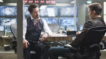 The jacket suit Tom Ford for Tony Stark (Robert Downey, Jr.) in Captain America: Civil War