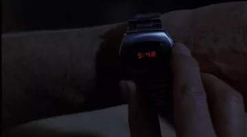 The watch Pulsar digital James Bond (Roger Moore) in Live and let die
