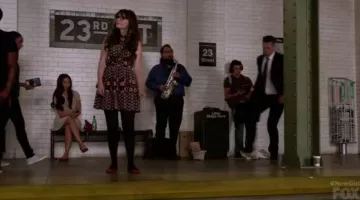 La robe sans manche rouge, noire et blanche de Jessica Day dans New Girl