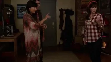 Le cardigan motif tribal coloré de Cece Parekh Schmidt (Hannah Simone) dans New Girl