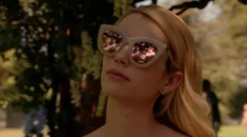 The sunglasses Chanel Oberlin (Emma Roberts) in Scream Queens S02E03