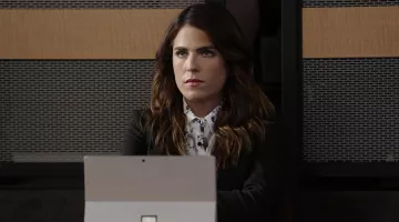 The shirt The Kooples Laurel Castillo (Karla Souza) in Murder