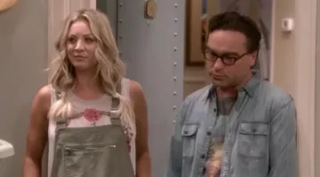 Le débardeur de Penny (Kaley Cuoco) dans The Big Bang Theory