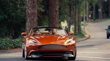 L'Aston Martin Vanquish Volante de  Emily Ratajkowski dans Entourage