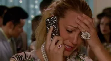 The hull telephone worn by Blake Lively in Gossip Girl Season 6 Episode 10