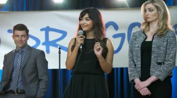 La robe A.L.C. de Cece Parekh (Hannah Simone) dans New Girl