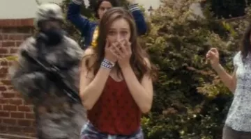 The top red Urban Outfitters of Alicia in Fear the Walking Dead