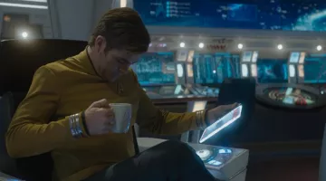 The Mug Starfleet Captain James Tiberius Kirk (Chris Pine) in Star Trek : No limits