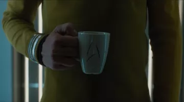 The mug of captain Kirk (Chris Pine) in Star Trek : No Limits