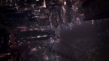 The dress silver Boohoo Ariana Grande in the clip No Tears Left To cry