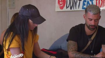 La gorra de satén que lleva Sarah en Angels S10E32