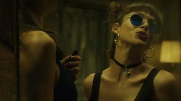 Sunglasses Ray Ban round Tokio (Úrsula Corberó) in the Casa de Papel S01E09