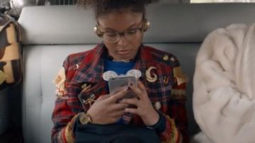 The hull telephone Mickey mouse seen in the movie The second star