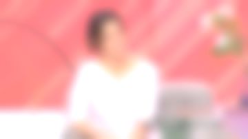 Le top col bateau festonné de Faustine Bollaert dans Ça commence aujourd'hui du 25/04/2018