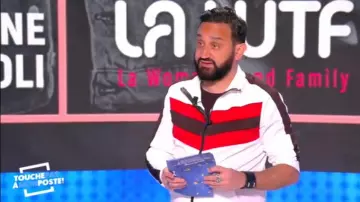La veste blanche bandes noires et rouges de Cyril Hanouna dans Touche pas à mon poste du 23/04/2018