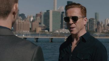 Las gafas de sol de aviador Randolph Engineering de Bobby Axelrod (Damian Lewis) en Billions S03E02