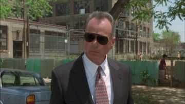 Ray-Ban Shooter sunglasses worn by Ferguson (Chelcie Ross) as seen in Richie Rich
