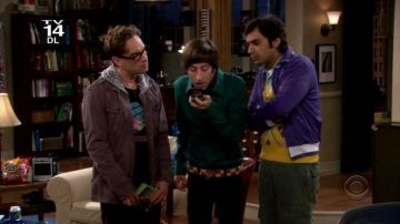 "Shazam Bolt" belt buckle worn by Howard Wolowitz (Simon Helberg) as seen in The Big Bang Theory S01E07