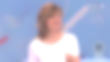 The sweater white embroidered Valérie Maurice in Télématin from the 26/04/2018